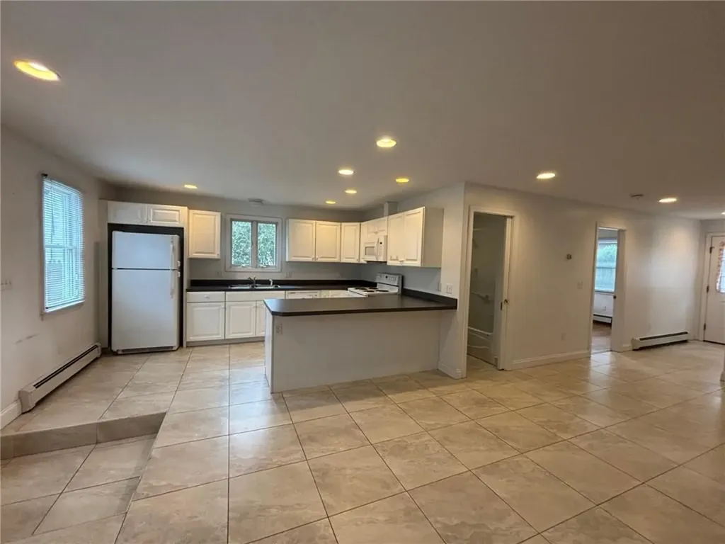 16 Cummings Road Newport RI 02840
