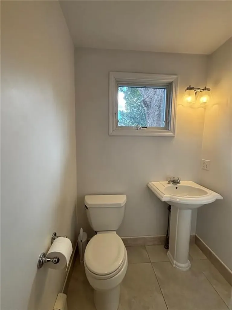 16 Cummings Road Newport RI 02840
