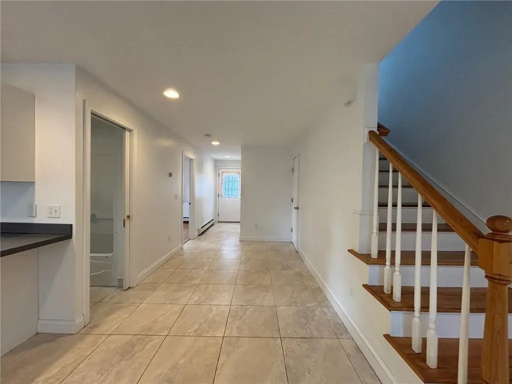 16 Cummings Road Newport RI 02840