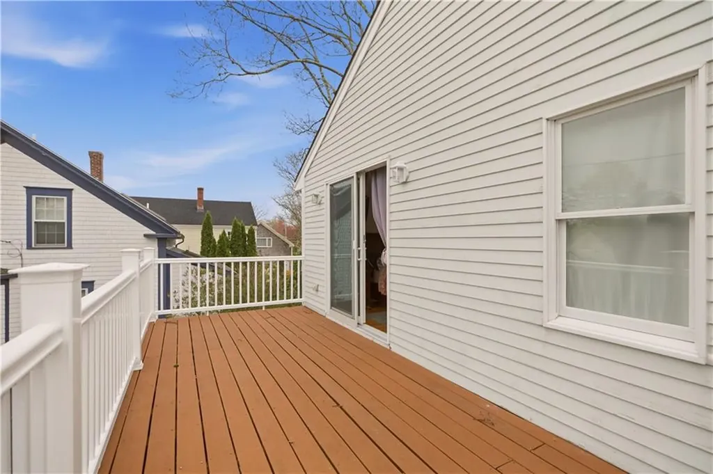 16 Cummings Road Newport RI 02840