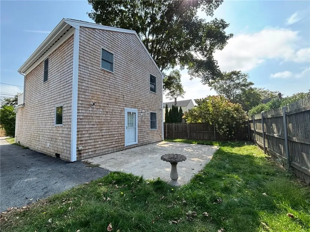 16 Cummings Road Newport RI 02840