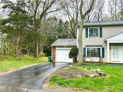 2 Eagle Run Warwick RI 02818