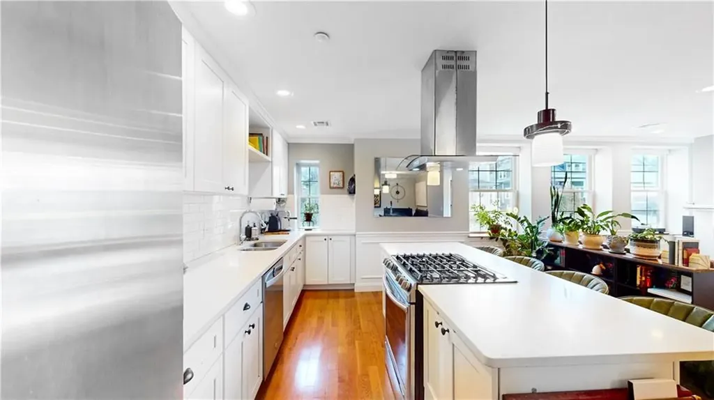 7 Mount Hope Avenue Providence RI 02906