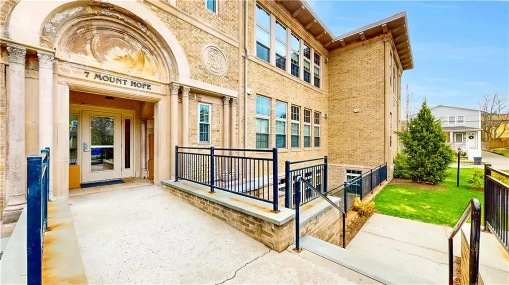 7 Mount Hope Avenue Providence RI 02906