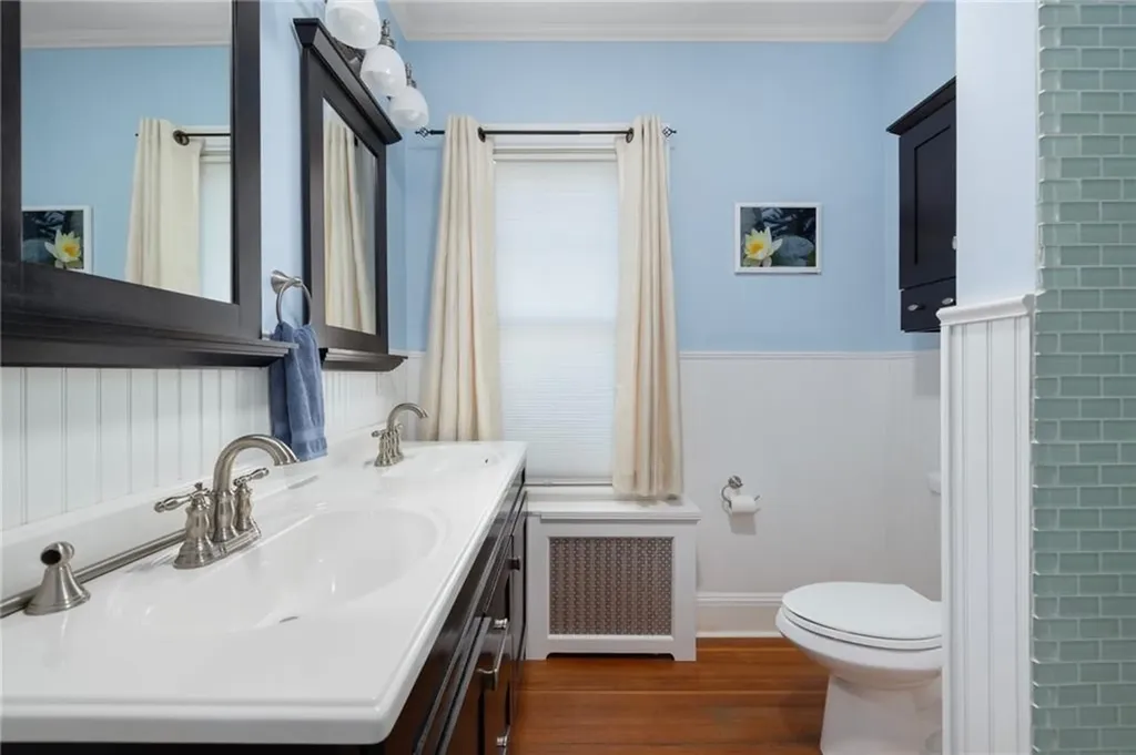 127 West Main Road Middletown RI 02842
