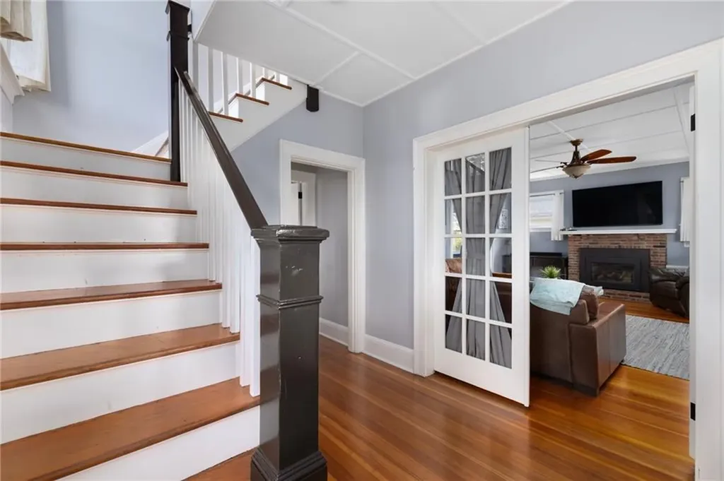 127 West Main Road Middletown RI 02842