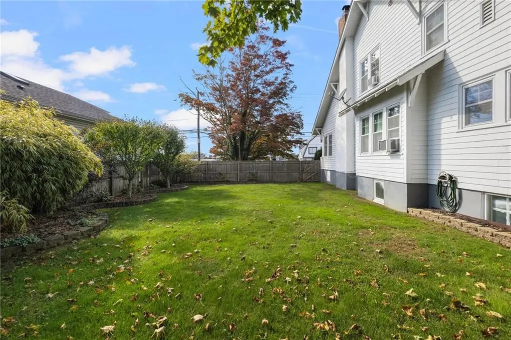 127 West Main Road Middletown RI 02842