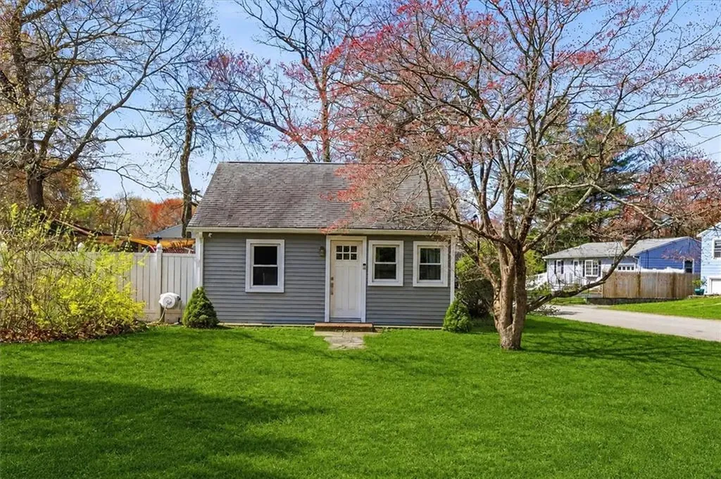 320 Church Avenue Warwick RI 02889