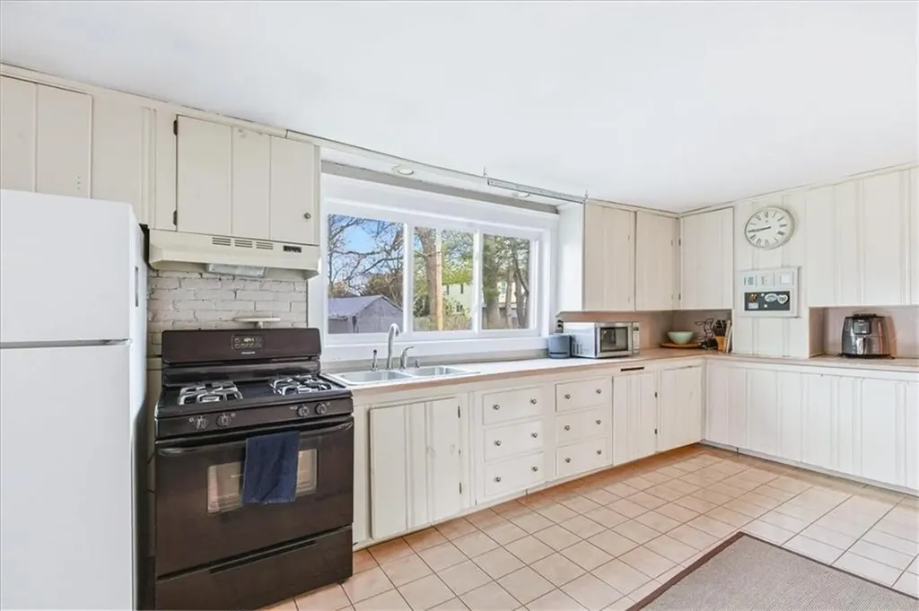 320 Church Avenue Warwick RI 02889