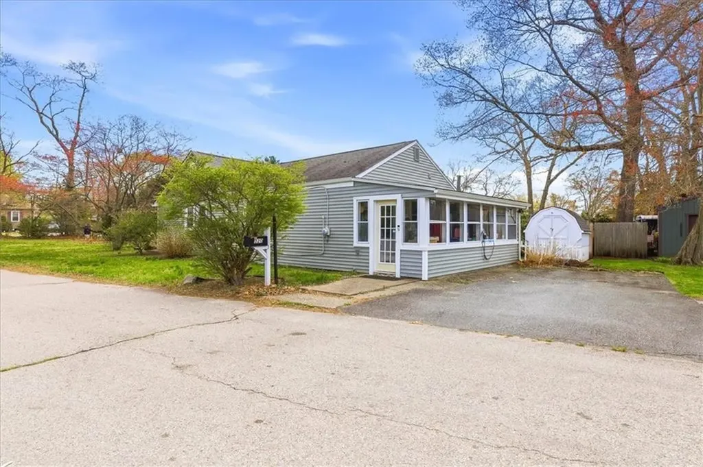 320 Church Avenue Warwick RI 02889