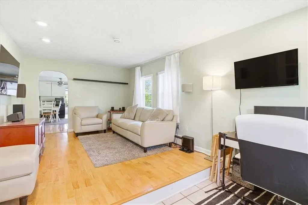320 Church Avenue Warwick RI 02889
