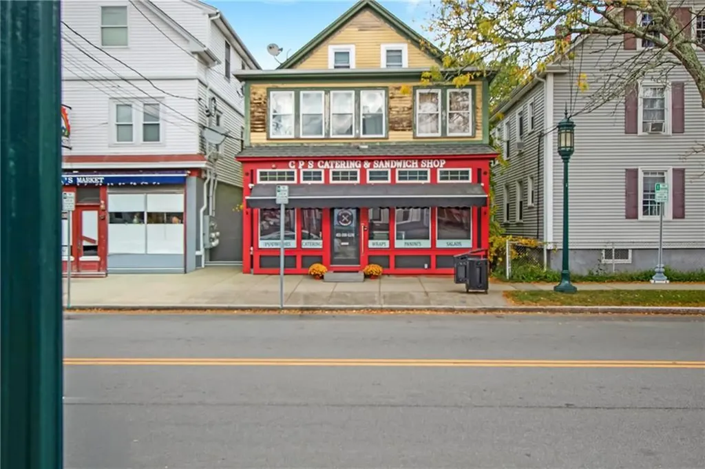366 Wood Street Bristol RI 02809