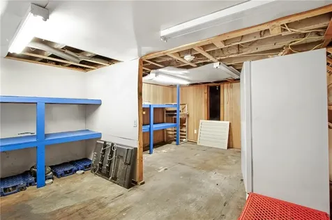 366 Wood Street Bristol RI 02809