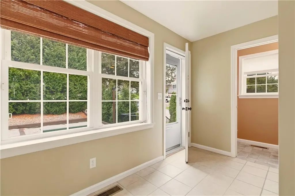 42 Lewis Street Tiverton RI 02878