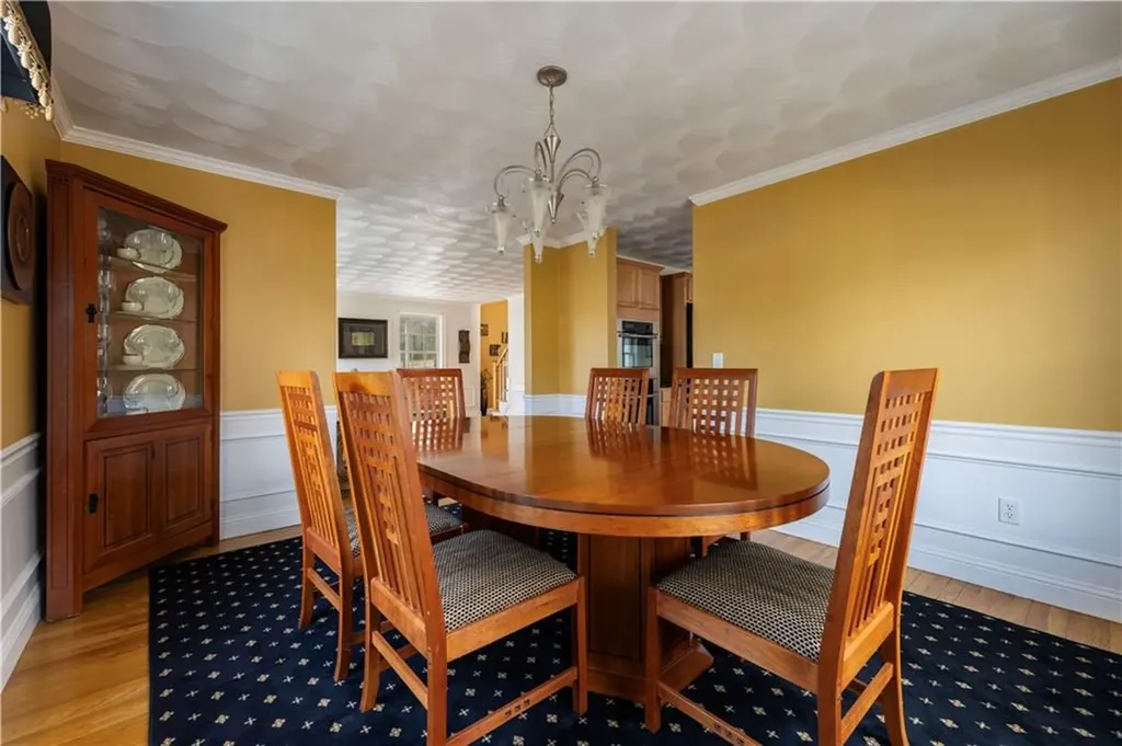 47 Wooded Grove Circle South Kingstown RI 02892
