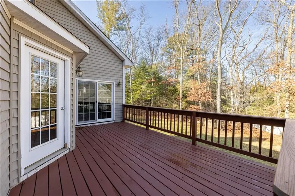 47 Wooded Grove Circle South Kingstown RI 02892