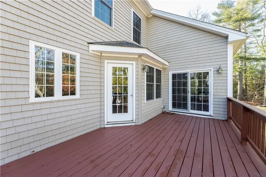 47 Wooded Grove Circle South Kingstown RI 02892