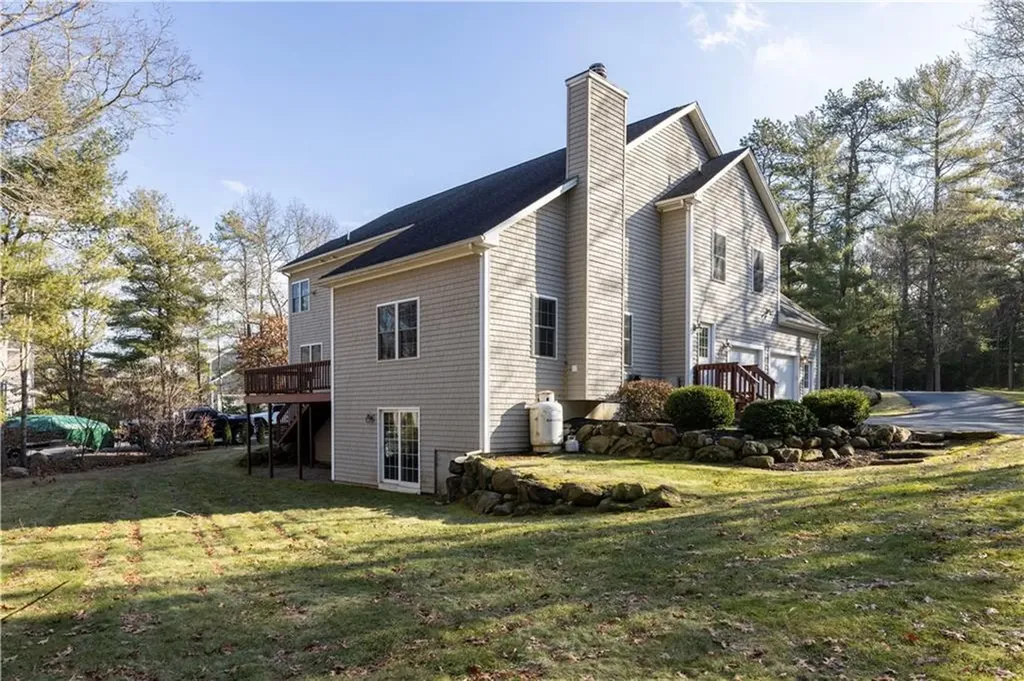 47 Wooded Grove Circle South Kingstown RI 02892