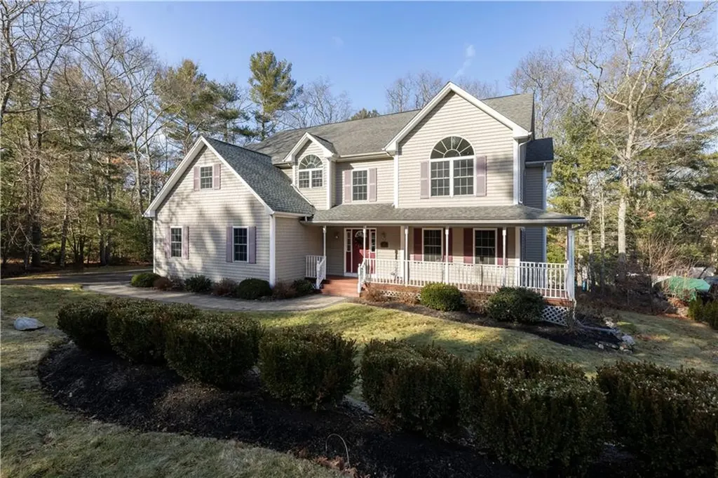 47 Wooded Grove Circle South Kingstown RI 02892