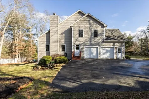 47 Wooded Grove Circle South Kingstown RI 02892