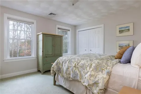 47 Wooded Grove Circle South Kingstown RI 02892