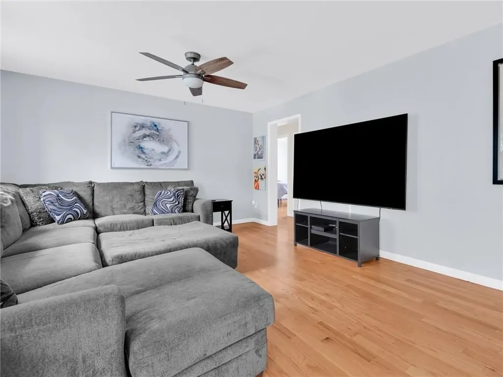 42 Brookside Avenue North Providence RI 02911