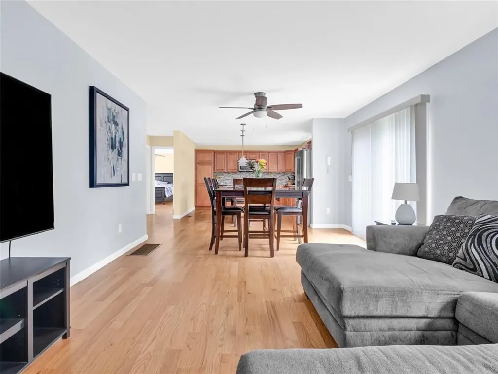 42 Brookside Avenue North Providence RI 02911