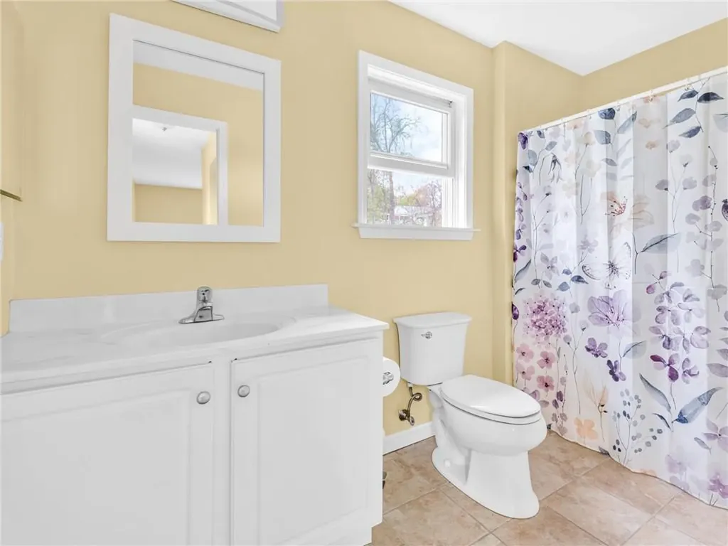 42 Brookside Avenue North Providence RI 02911