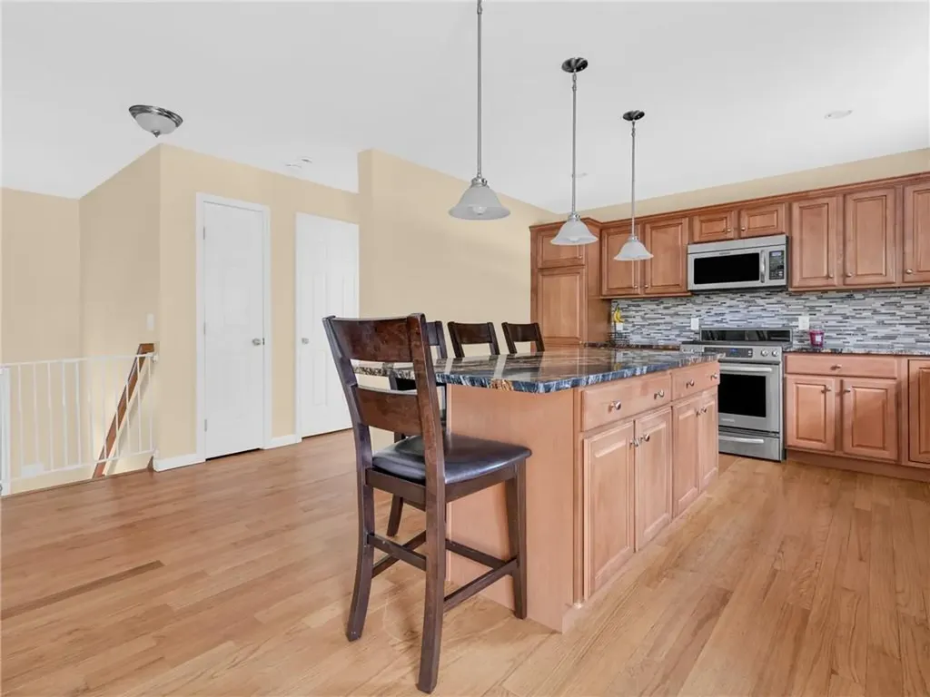 42 Brookside Avenue North Providence RI 02911