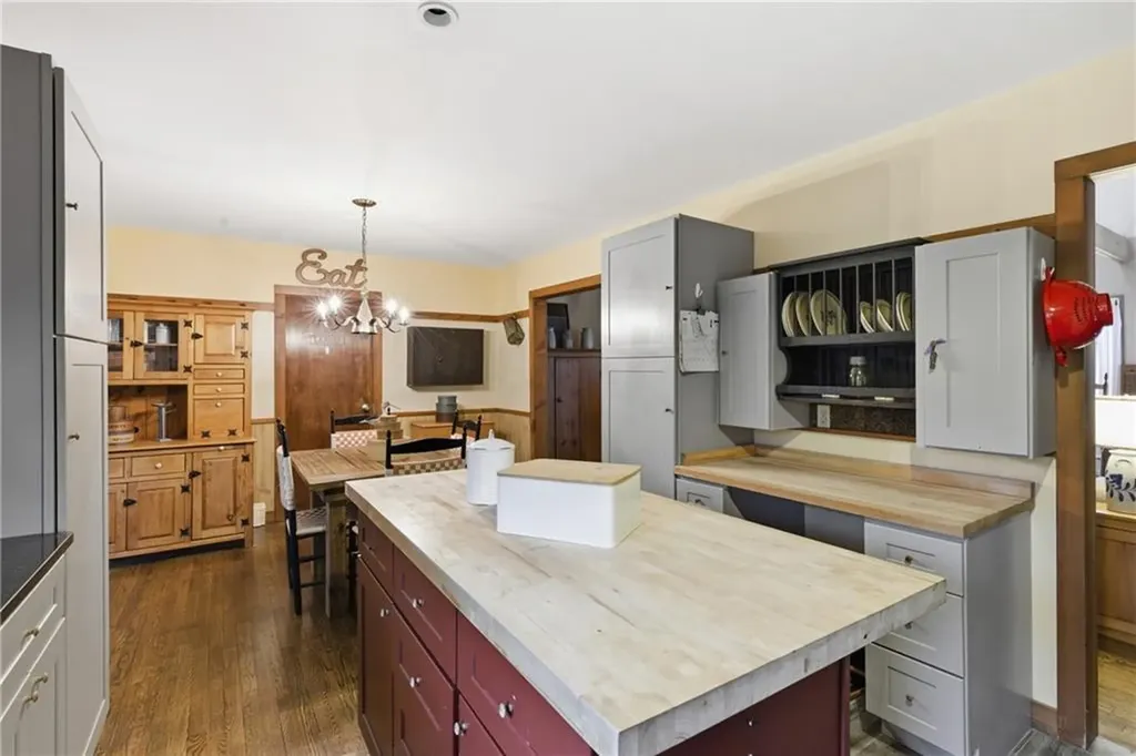 14 Barton Lane Middletown RI 02842