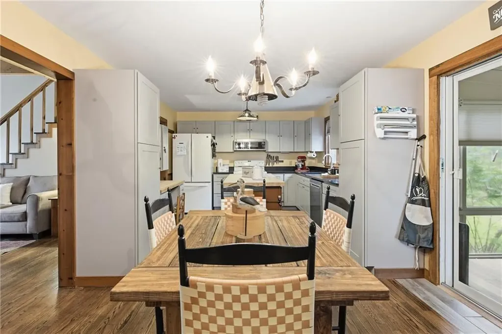14 Barton Lane Middletown RI 02842