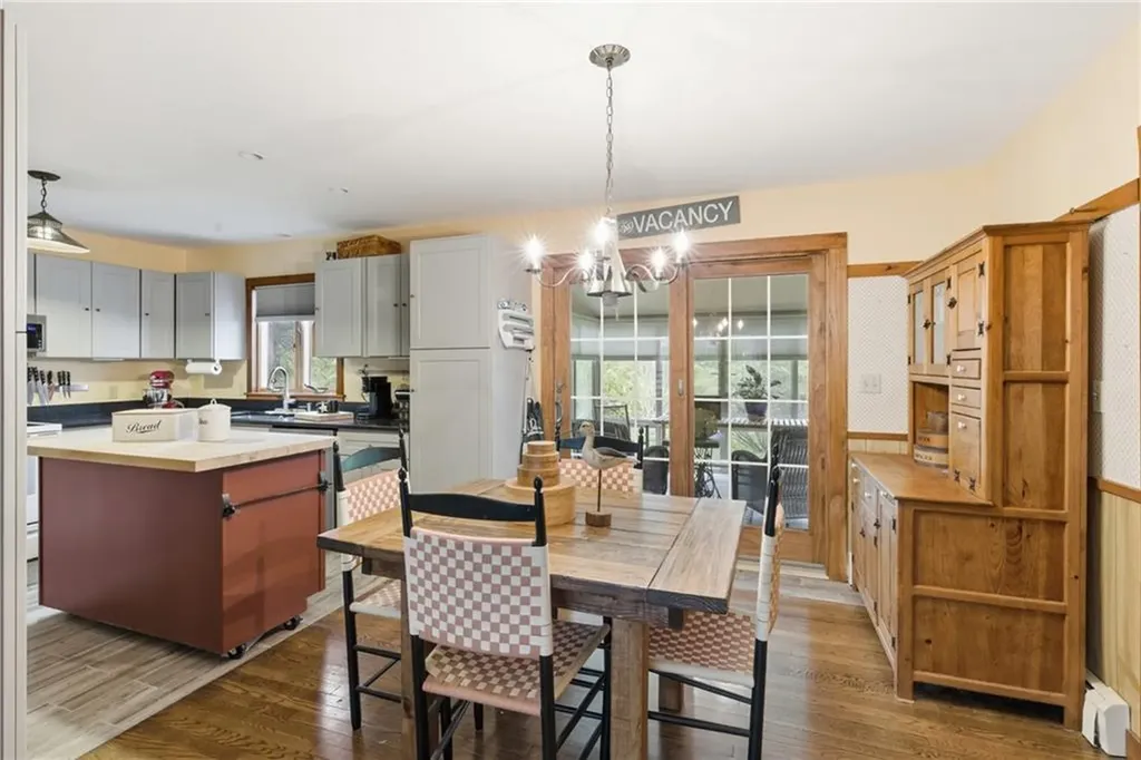 14 Barton Lane Middletown RI 02842