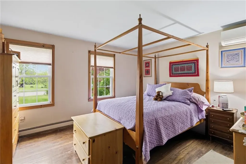 14 Barton Lane Middletown RI 02842