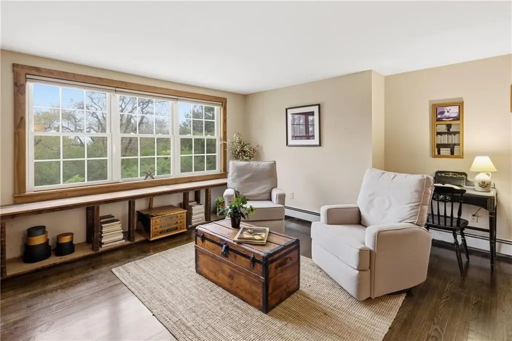 14 Barton Lane Middletown RI 02842