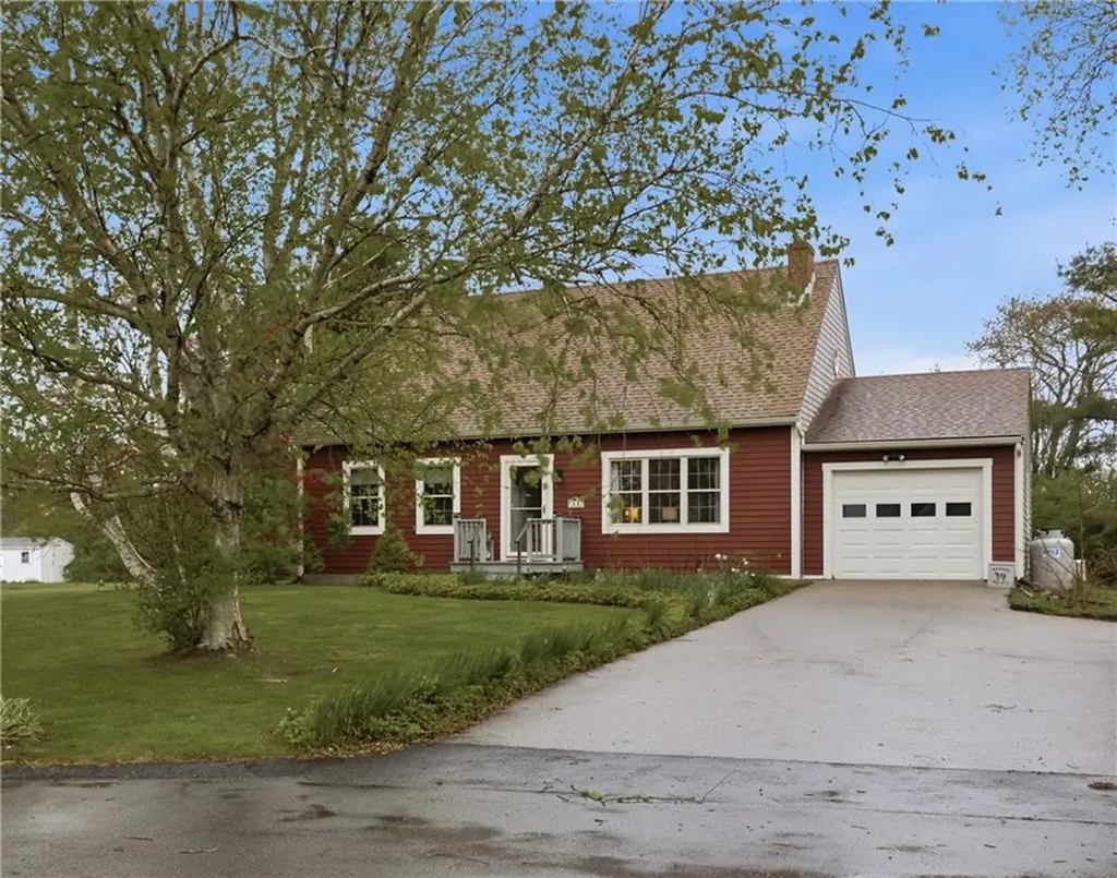 14 Barton Lane Middletown RI 02842