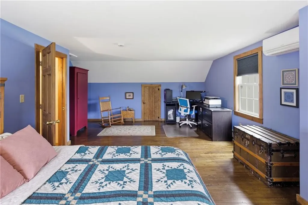 14 Barton Lane Middletown RI 02842