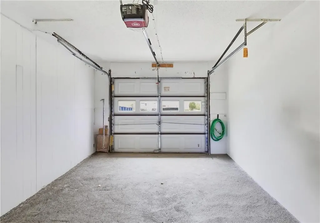 14 Barton Lane Middletown RI 02842