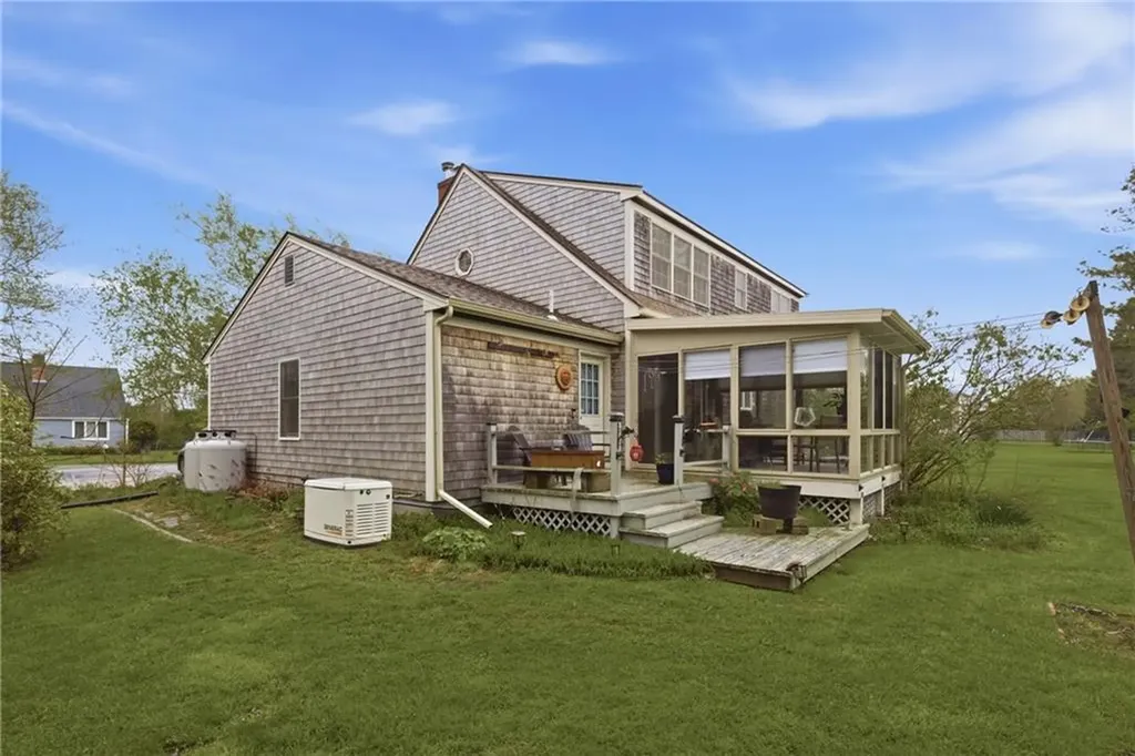 14 Barton Lane Middletown RI 02842