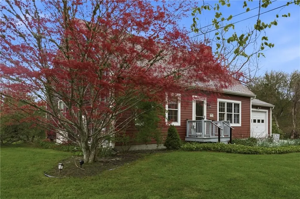 14 Barton Lane Middletown RI 02842