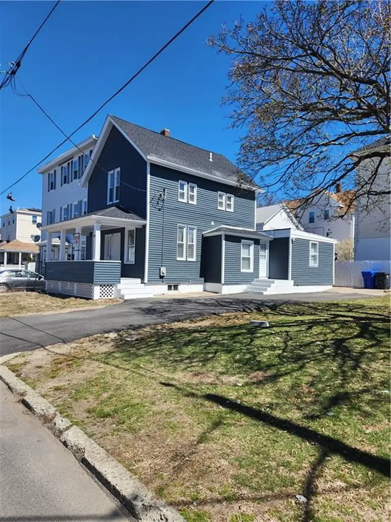 41 Campbell Terrace Pawtucket RI 02860