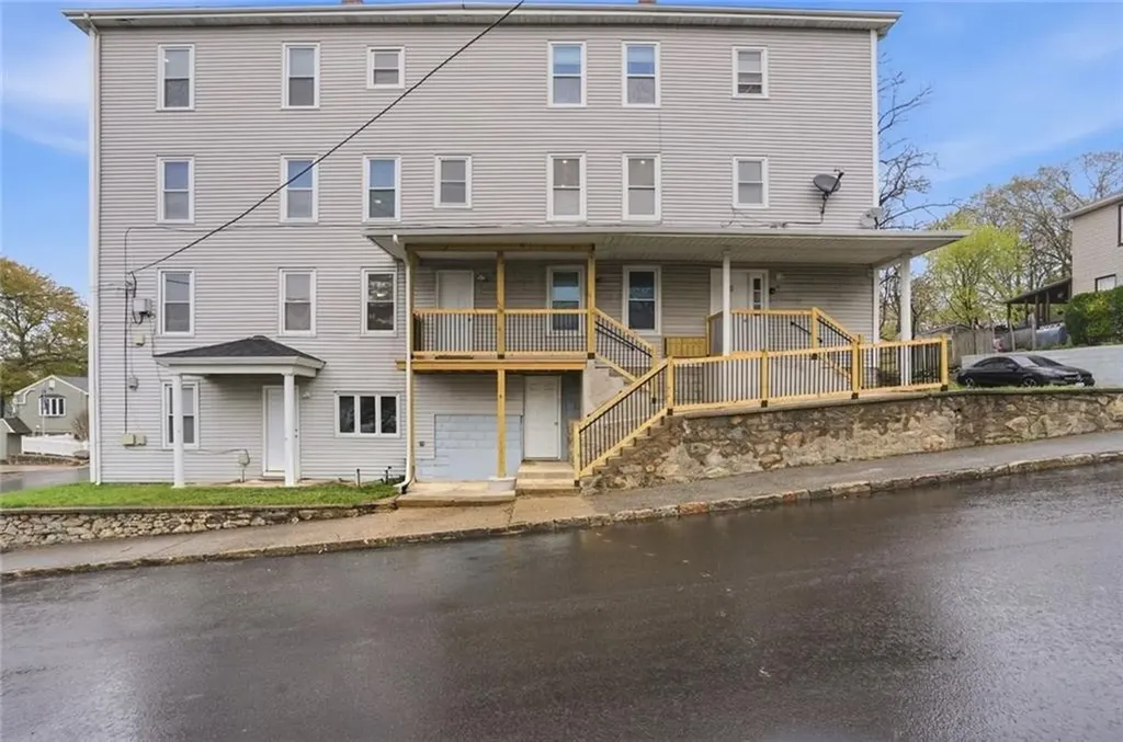 188 Division Street Woonsocket RI 02895