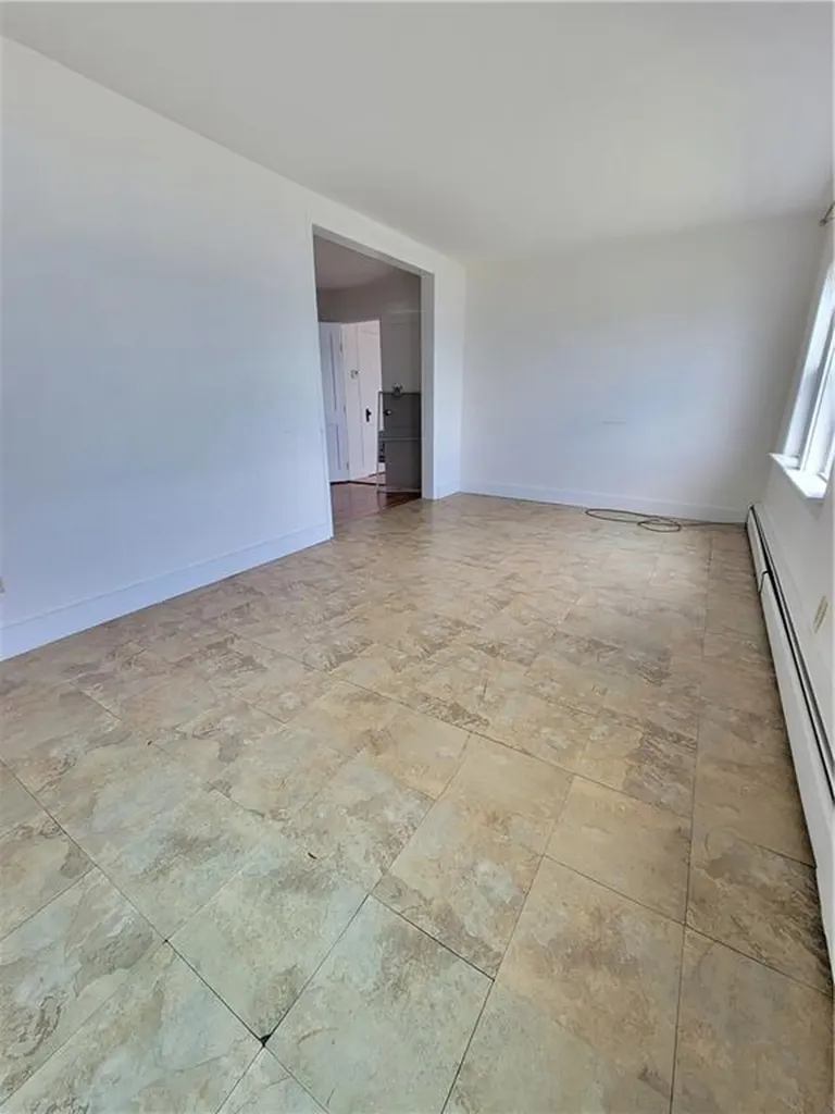 38 Aquidneck Avenue Portsmouth RI 02871