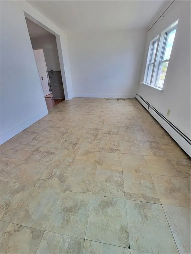 38 Aquidneck Avenue Portsmouth RI 02871