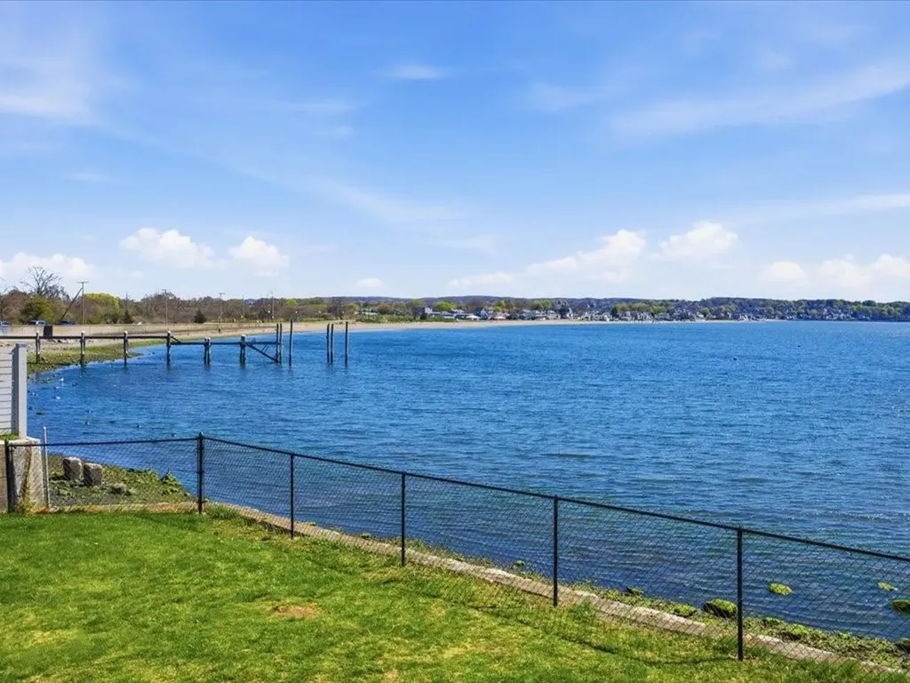 38 Aquidneck Avenue Portsmouth RI 02871