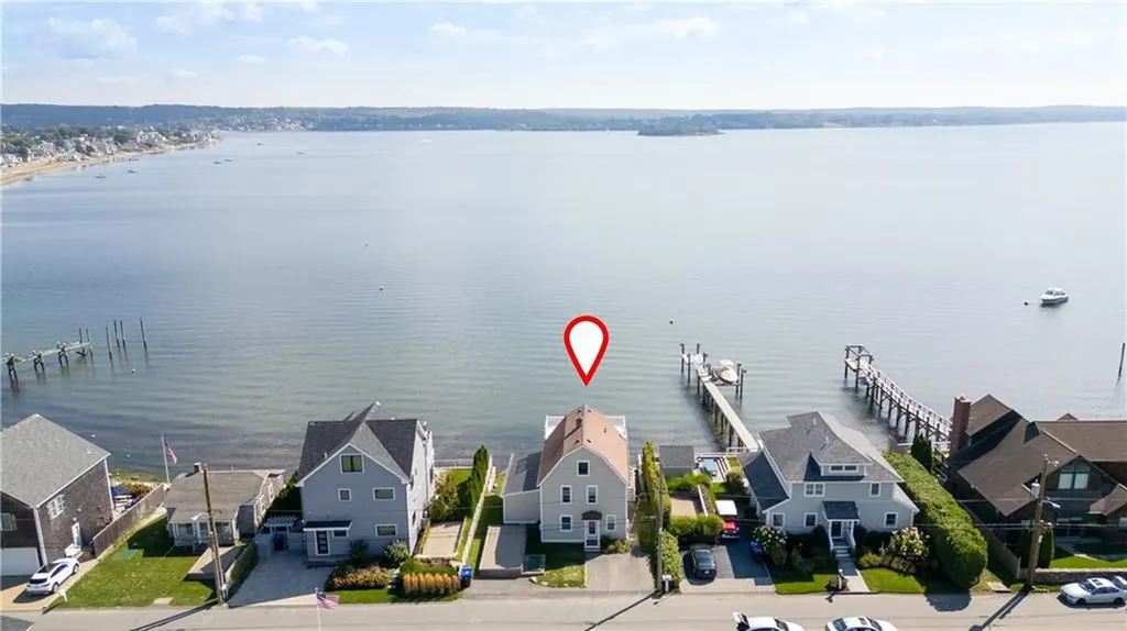 38 Aquidneck Avenue Portsmouth RI 02871