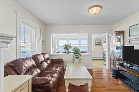 38 Aquidneck Avenue Portsmouth RI 02871