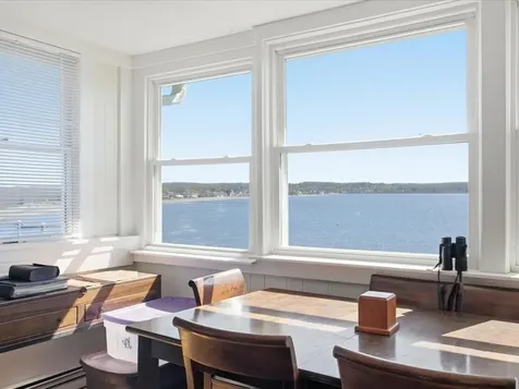 38 Aquidneck Avenue Portsmouth RI 02871