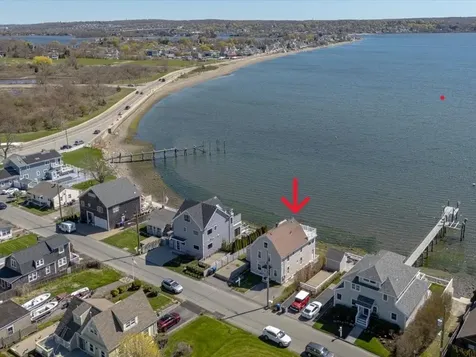 38 Aquidneck Avenue Portsmouth RI 02871
