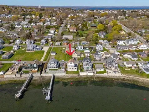 38 Aquidneck Avenue Portsmouth RI 02871