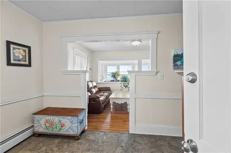 38 Aquidneck Avenue Portsmouth RI 02871